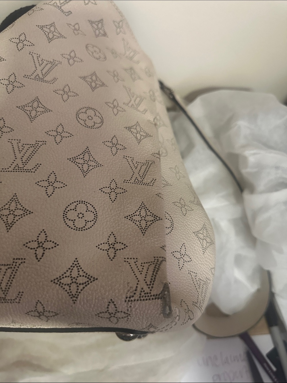 💯% Louis Vuitton Mahina Babylone PM Hobo Galet Taupe (2015) LV Lock w/purchase - Picture 6 of 16